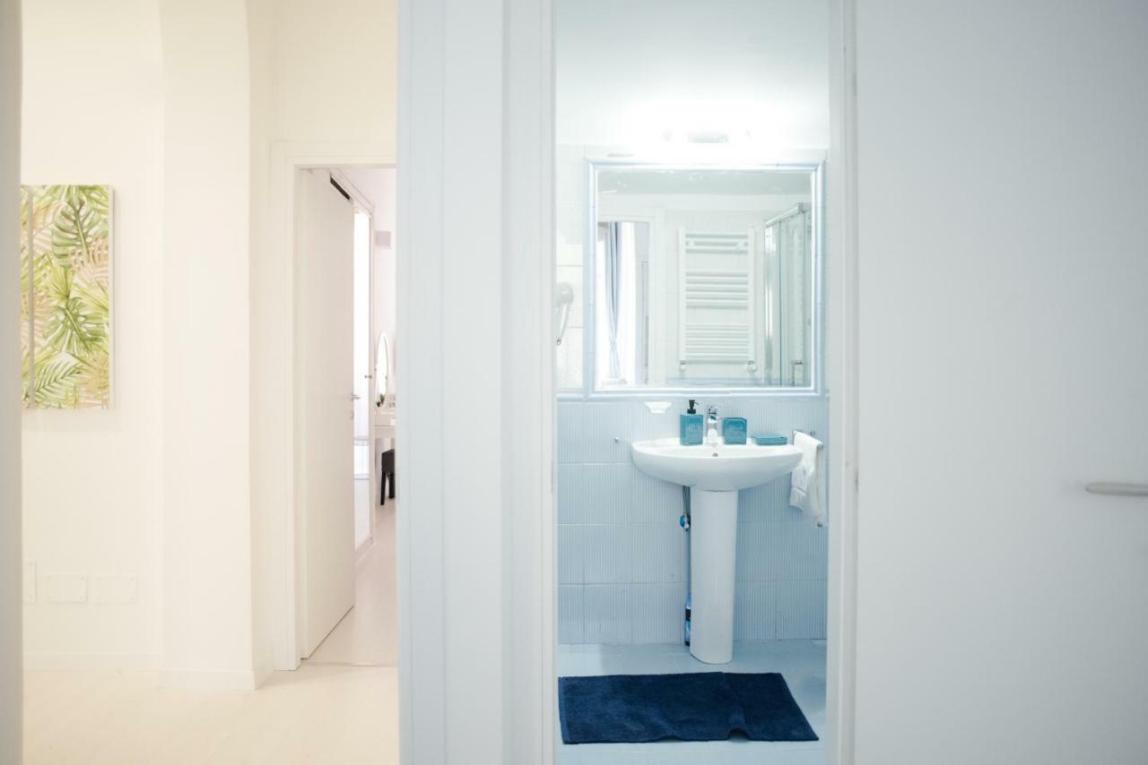 White Fanti Apartment Рим Екстериор снимка